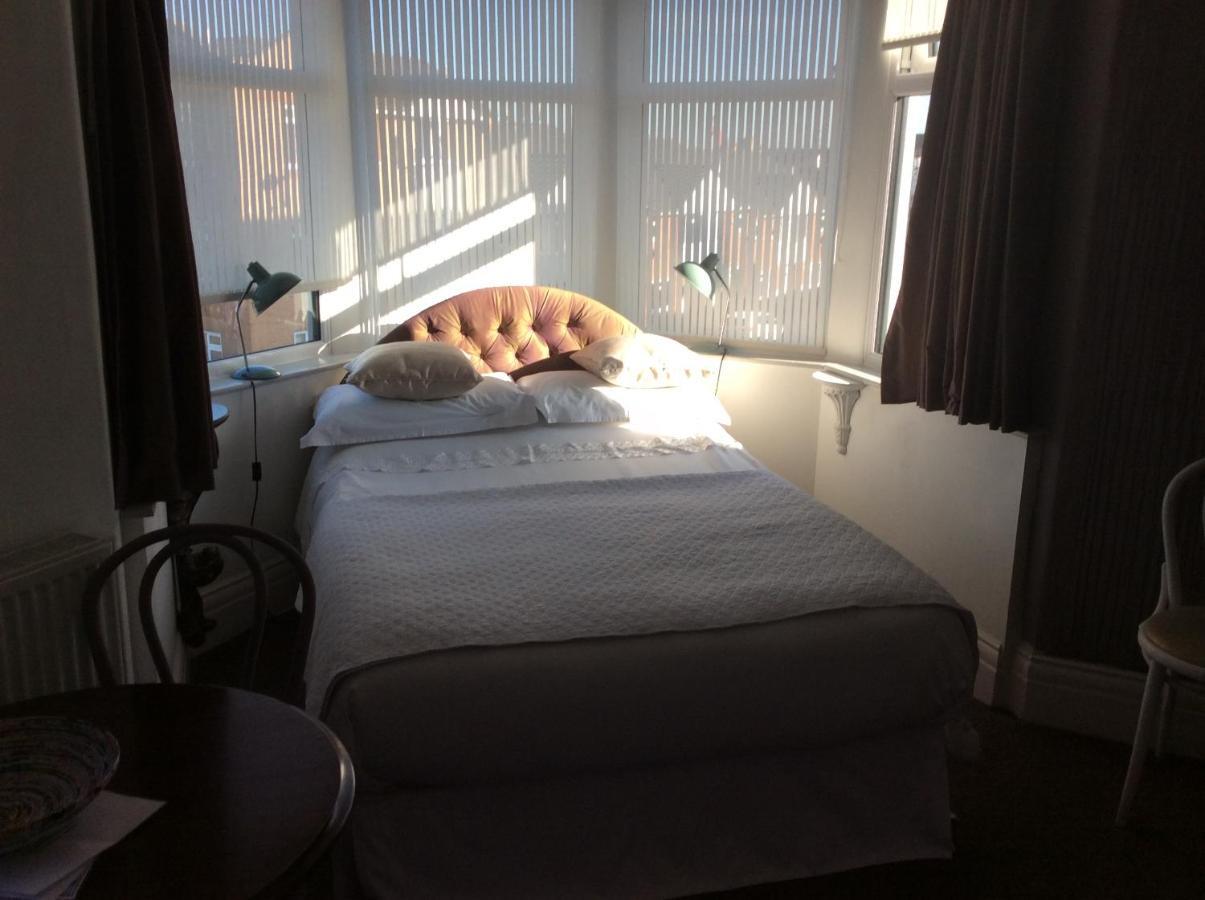 Dunsandles Guesthouse Wallasey Eksteriør bilde